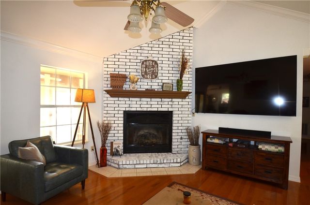 173 N Double Springs Road, Farmington, AR 72730