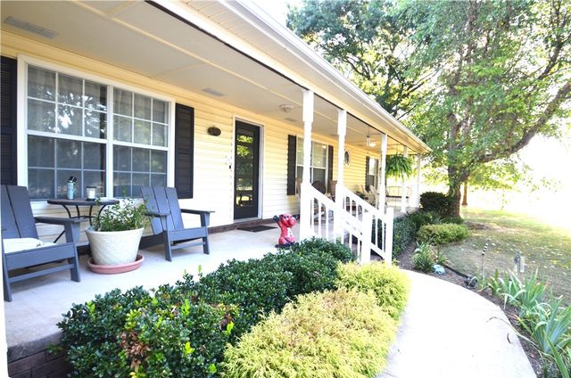 173 N Double Springs Road, Farmington, AR 72730