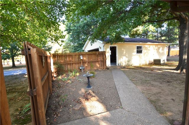 173 N Double Springs Road, Farmington, AR 72730