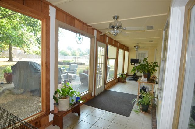 173 N Double Springs Road, Farmington, AR 72730