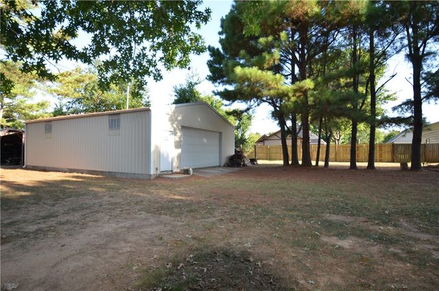 173 N Double Springs Road, Farmington, AR 72730