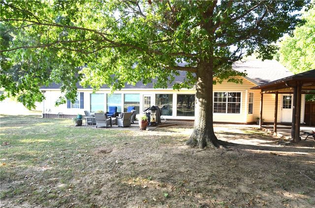 173 N Double Springs Road, Farmington, AR 72730