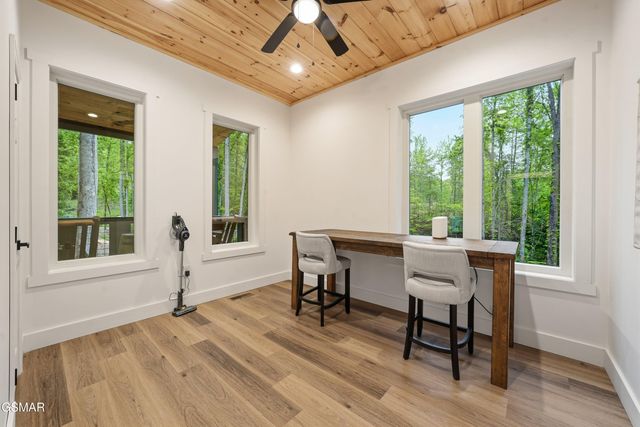 2825 Whisper Creek Lane, Sevierville, TN 37862