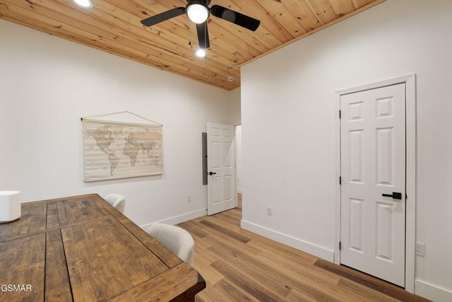 2825 Whisper Creek Lane, Sevierville, TN 37862