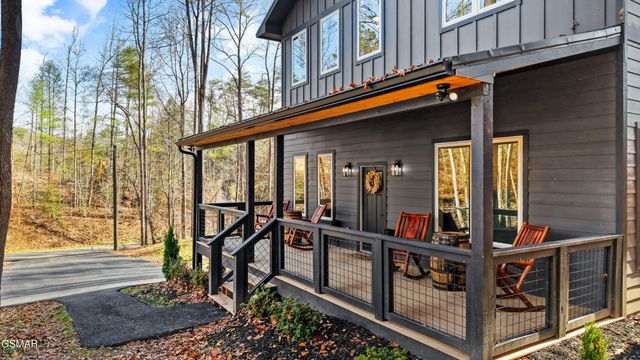 2825 Whisper Creek Lane, Sevierville, TN 37862