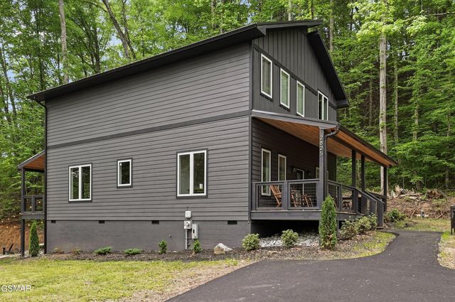 2825 Whisper Creek Lane, Sevierville, TN 37862