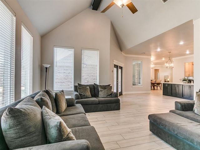 2516 Thunder Canyon Court, Edmond, OK 73034