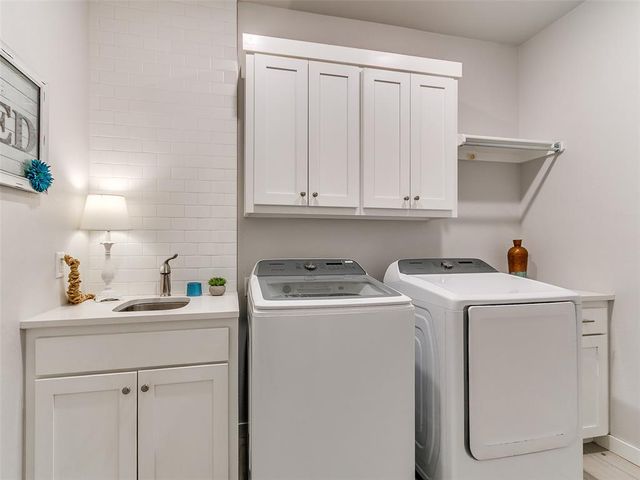 2516 Thunder Canyon Court, Edmond, OK 73034