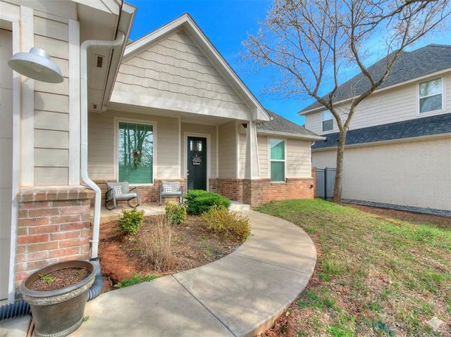 2516 Thunder Canyon Court, Edmond, OK 73034