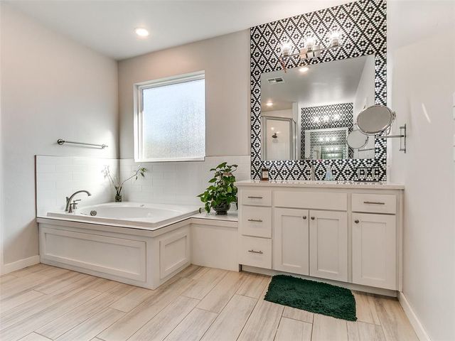 2516 Thunder Canyon Court, Edmond, OK 73034