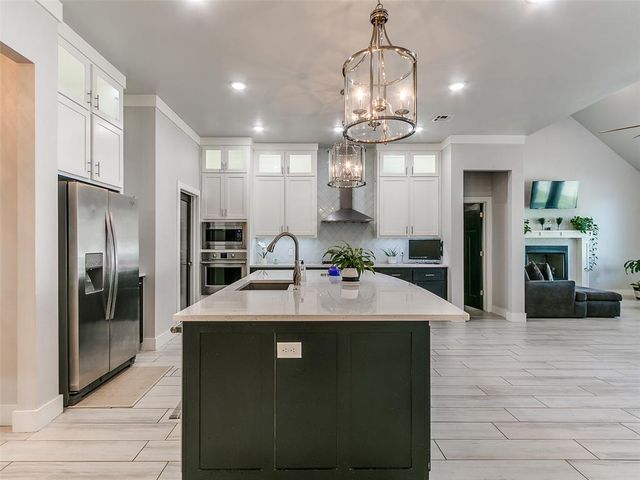 2516 Thunder Canyon Court, Edmond, OK 73034