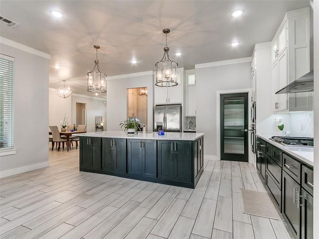 2516 Thunder Canyon Court, Edmond, OK 73034