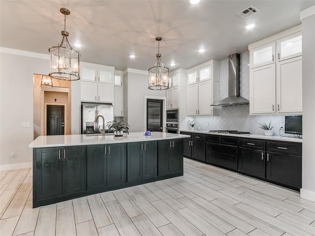 2516 Thunder Canyon Court, Edmond, OK 73034