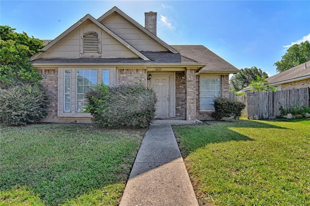 6611 Olivewood Dr, Arlington, TX 76001