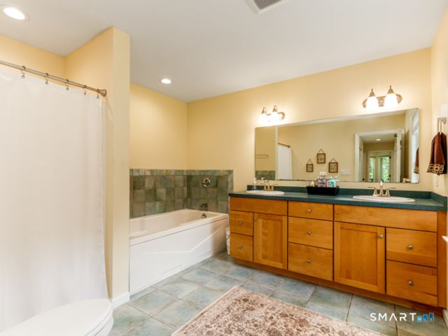 34-R Goldfinch Road, Durham, CT 06422