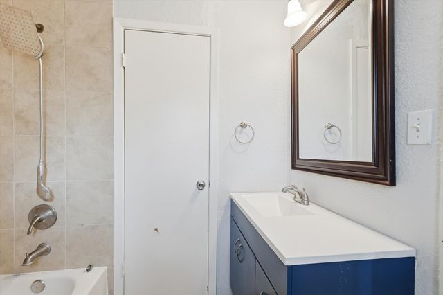 828 Highland Village Road, Highland Village, TX 75077