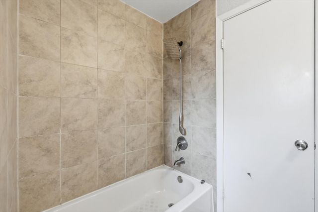 828 Highland Village Road, Highland Village, TX 75077