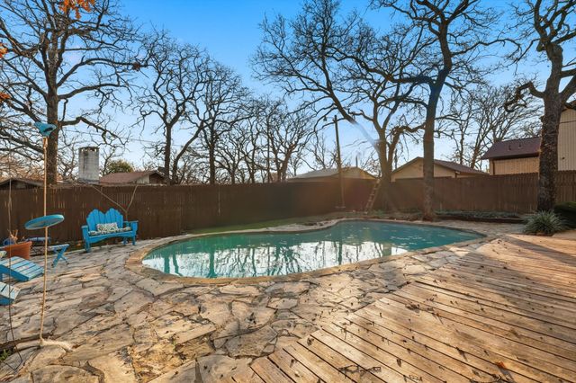 828 Highland Village Road, Highland Village, TX 75077