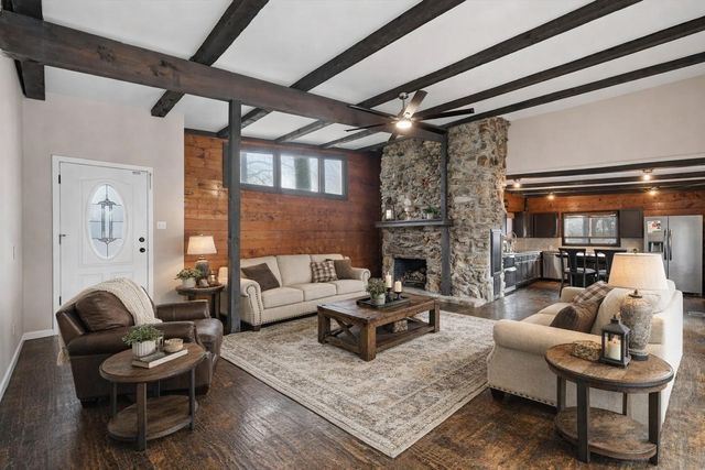 828 Highland Village Road, Highland Village, TX 75077