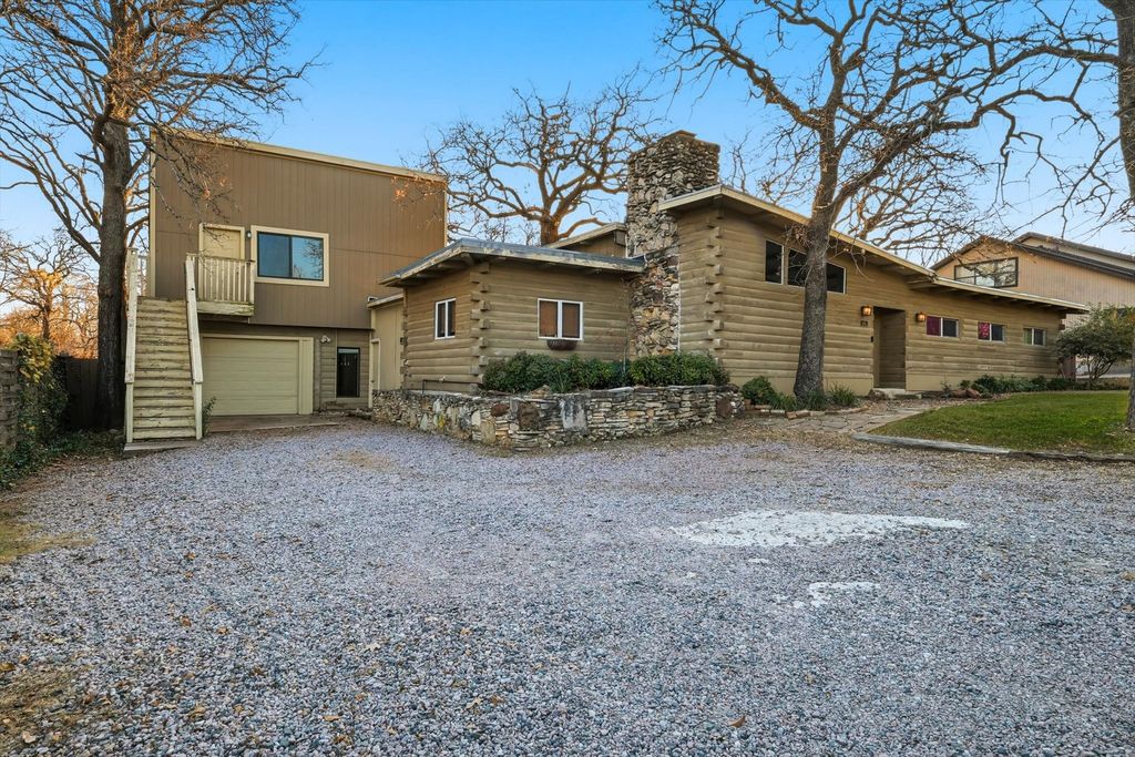 828 Highland Village Road, Highland Village, TX 75077