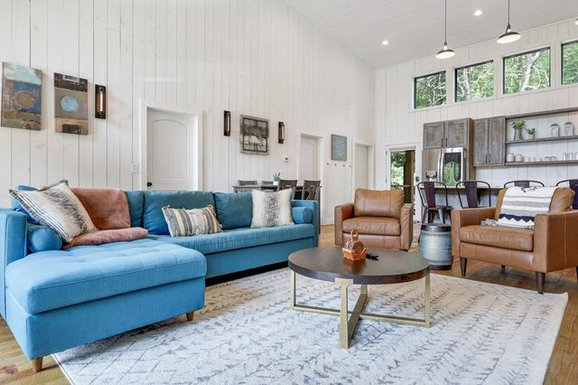 59 Overlook Drive, Blue Ridge, GA 30513