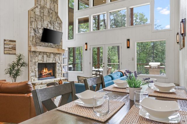 59 Overlook Drive, Blue Ridge, GA 30513