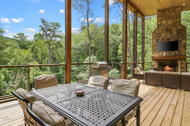 59 Overlook Drive, Blue Ridge, GA 30513