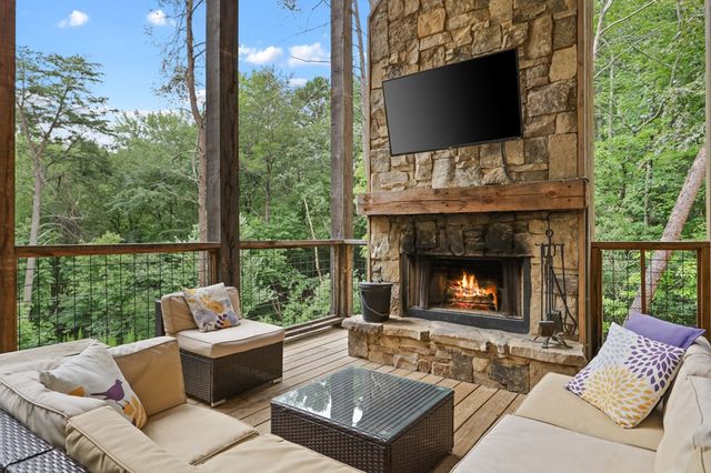 59 Overlook Drive, Blue Ridge, GA 30513