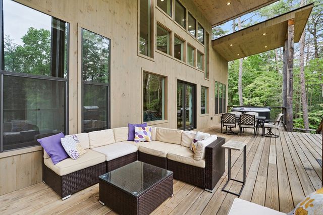 59 Overlook Drive, Blue Ridge, GA 30513