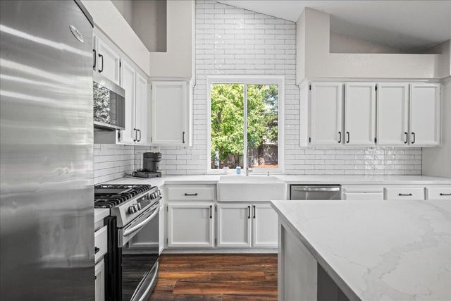 902 Calle Campana Ct, Roseville, CA 95747