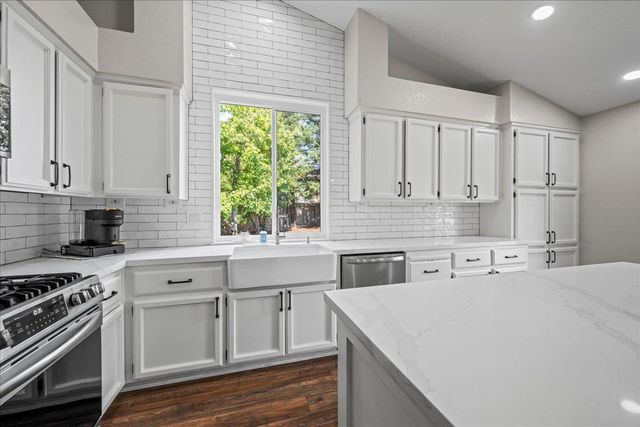 902 Calle Campana Ct, Roseville, CA 95747