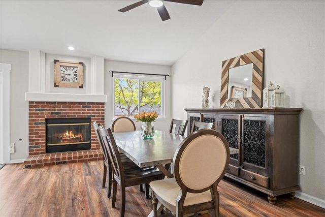 902 Calle Campana Ct, Roseville, CA 95747