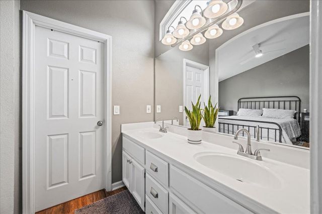 902 Calle Campana Ct, Roseville, CA 95747