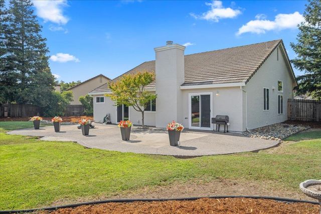 902 Calle Campana Ct, Roseville, CA 95747