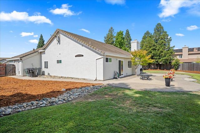 902 Calle Campana Ct, Roseville, CA 95747
