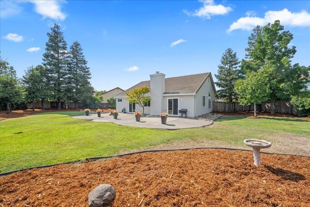 902 Calle Campana Ct, Roseville, CA 95747