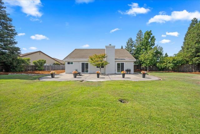 902 Calle Campana Ct, Roseville, CA 95747