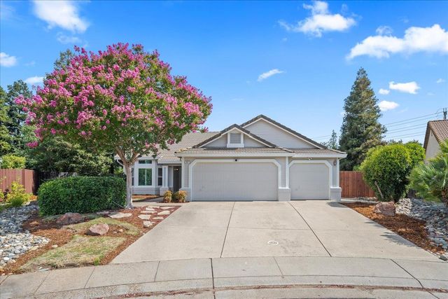 902 Calle Campana Ct, Roseville, CA 95747