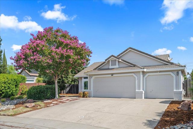 902 Calle Campana Ct, Roseville, CA 95747