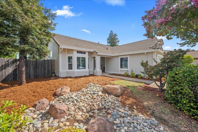 902 Calle Campana Ct, Roseville, CA 95747