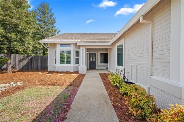 902 Calle Campana Ct, Roseville, CA 95747
