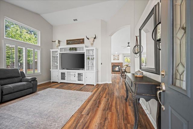 902 Calle Campana Ct, Roseville, CA 95747