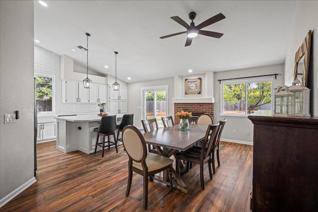 902 Calle Campana Ct, Roseville, CA 95747