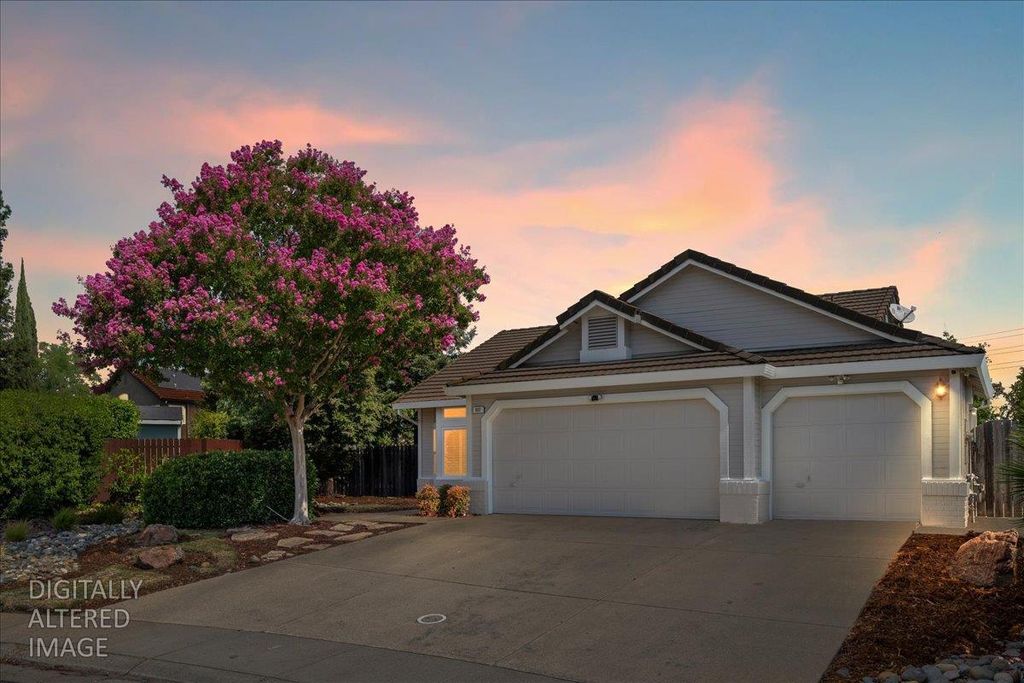 902 Calle Campana Ct, Roseville, CA 95747