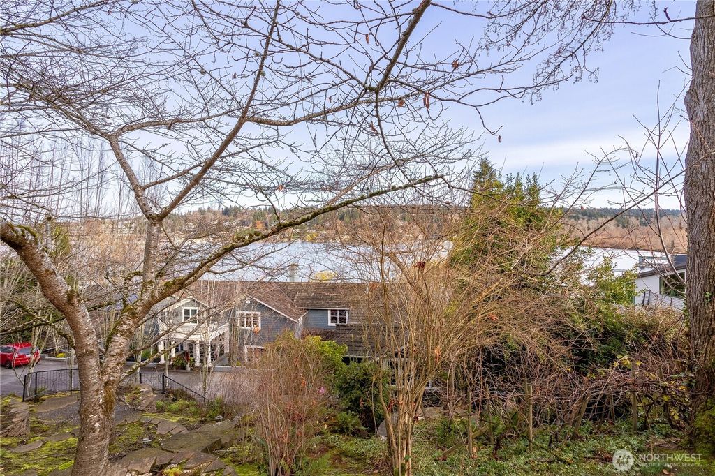 4442 95th Avenue NE, Bellevue, WA 98004