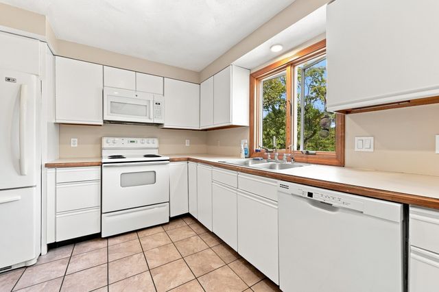 198 Elm Street 198, Marlborough, MA 01752
