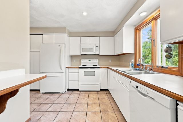 198 Elm Street 198, Marlborough, MA 01752