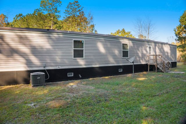 108 Browns Family Place, Cross, SC 29436