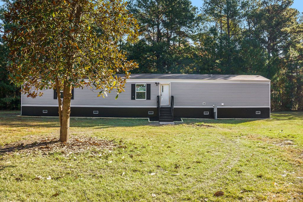 108 Browns Family Place, Cross, SC 29436