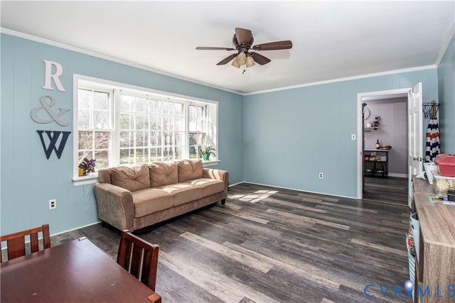 202 Homestead Dr, Colonial Heights, VA 23834